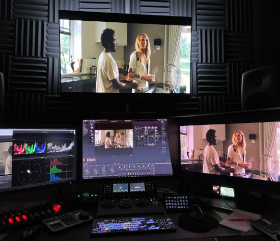 HDR 8K-color grading in de studio